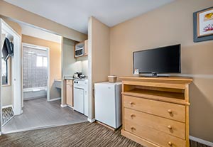 1 Queen Bed, Sofa Bed, Exterior Corridor